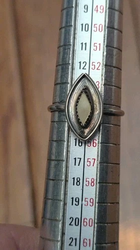 ~VTG~OLD~PAWN~NATIVE~NAVAJO~STERLING~SILVER~w/~MOTHER~OF~PEARL~RING~SIZE~7