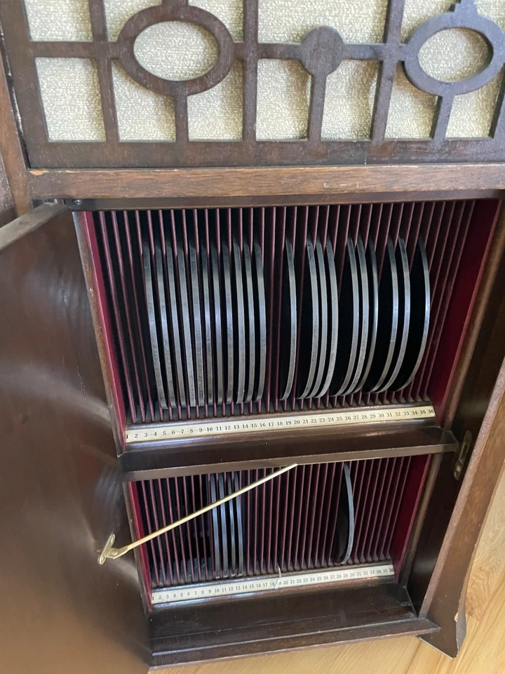 Antiguo tocadiscos Edison 1919 con 25 discos. Bonito gabinete de madera maciza raro Foto 3 de 4