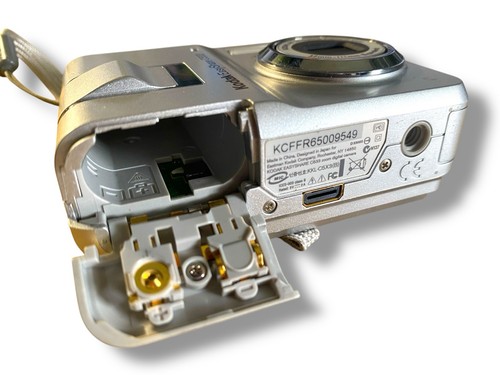 Kodak EasyShare C533 Digital Camera 5.0MP Silver w/ 1 GB SD Card & Case Tested - Picture 9 of 9