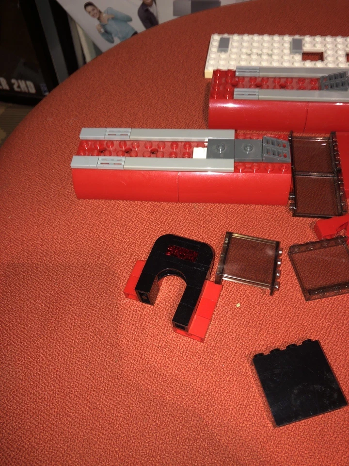 LEGO City 7938: Passenger Train - Incomplete / Spares  - Image 3 of 4