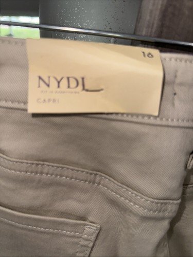 NYDJ Hr Chloe Capri Space Released Hem Feather Size 16 NWT - Picture 6 of 7