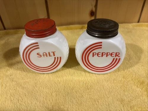 Vintage Anchor Hocking Vitrock Salt & pepper Shaker Circle Milk Glass Lot