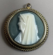 Ancien pendentif  émaux de Limoges signée M. Chabrol Limoges bijou ancien