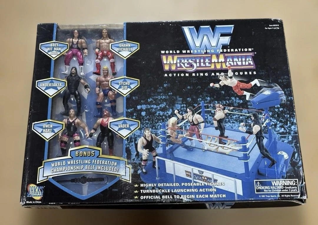 フィギュア用プロレスリング（ゴング付き）＋WWFレスラーフィギュア JAKKS Pacific Sports Action Figures Ring 1997 Year Manufactured