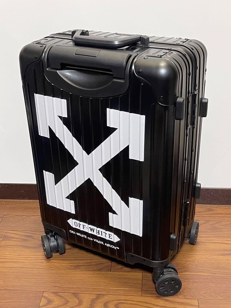 Off-white x Rimowa black luggage/carry case, extremely rare Off-white x Rimowa black luggage/carry case, extremely rare