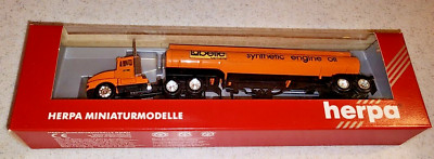 Herpa HO Scale 141970 Mack Tractor with 39' Labelle Oil Tanker
