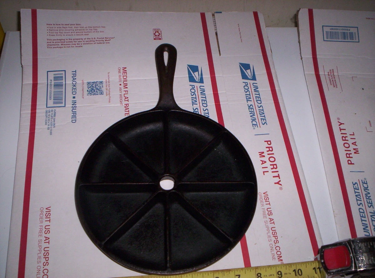 Lodge Cast Iron Divided Cornbread Skillet Pan Pie Shape USA D2 8CB