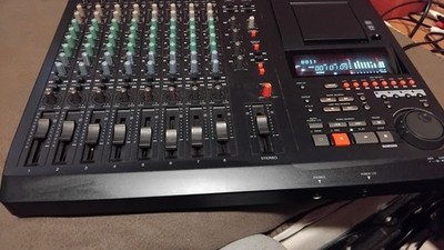 Yamaha Minidisc Multitrack Recorder MD8