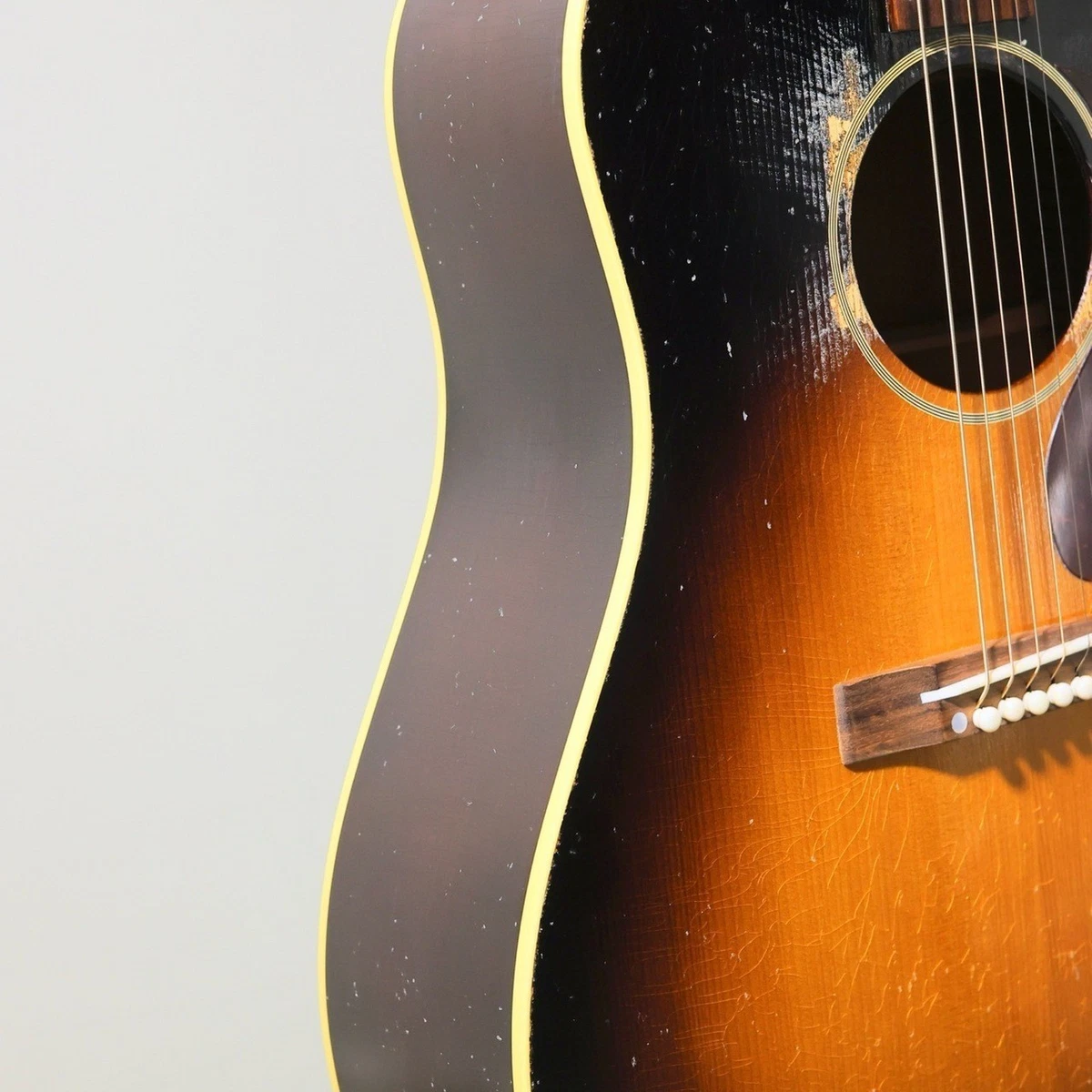Gibson Murphy Lab 1942 Banner J-45 Heavy Aged 2025 Sunburst con estuche rígido