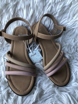 Pair Of Girls Sandal  Size 3 Beach Slip On Casual Dressy Everyday School Shoes