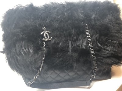 CHANEL Caviar Fur trim , Black