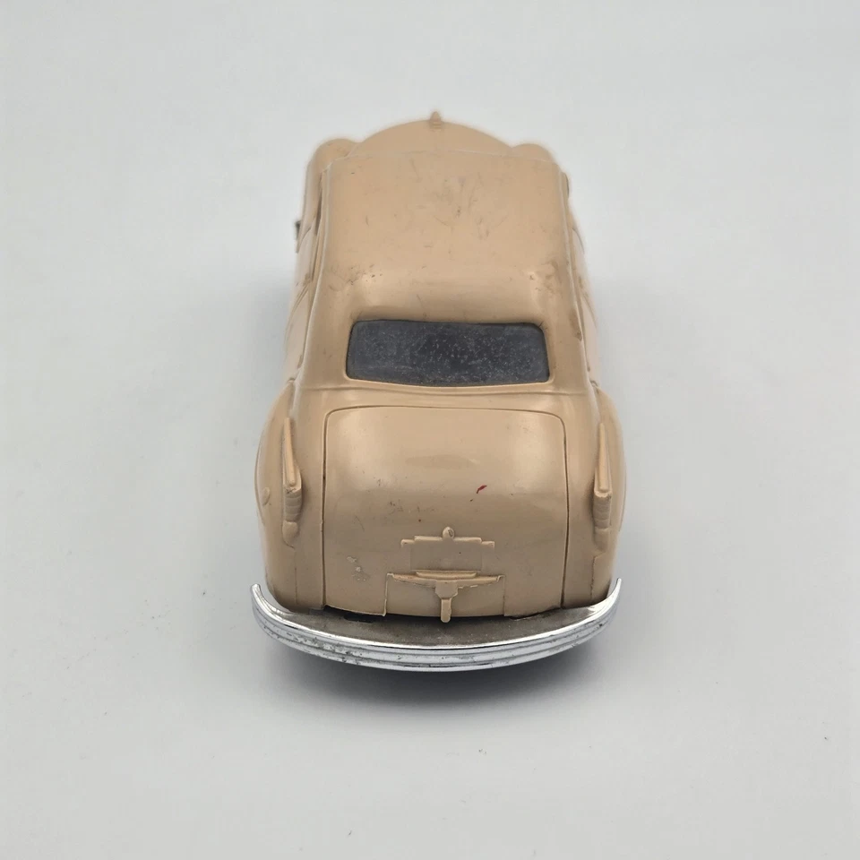 1949 Dealer Promotion TAN PLYMOUTH 1/25 SCALE PLASTIC WIND-UP TESTED, SEE VIDEO - Image 4 of 4