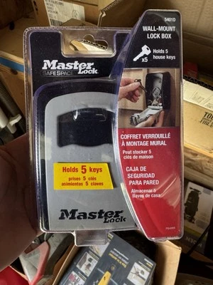(New Sealed) Master Lock 5401D Wall Mount Lock Box / Key Security Safe