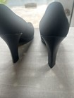 Kenneth Cole women’s size 7 suede and leather Pumps — photo 3