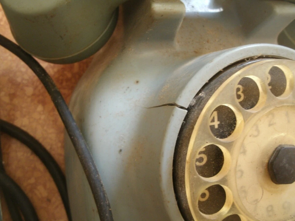 4 vecchi Telefoni safnat milano modernariato design vintage nizzoli epoca - Immagine 3 di 4