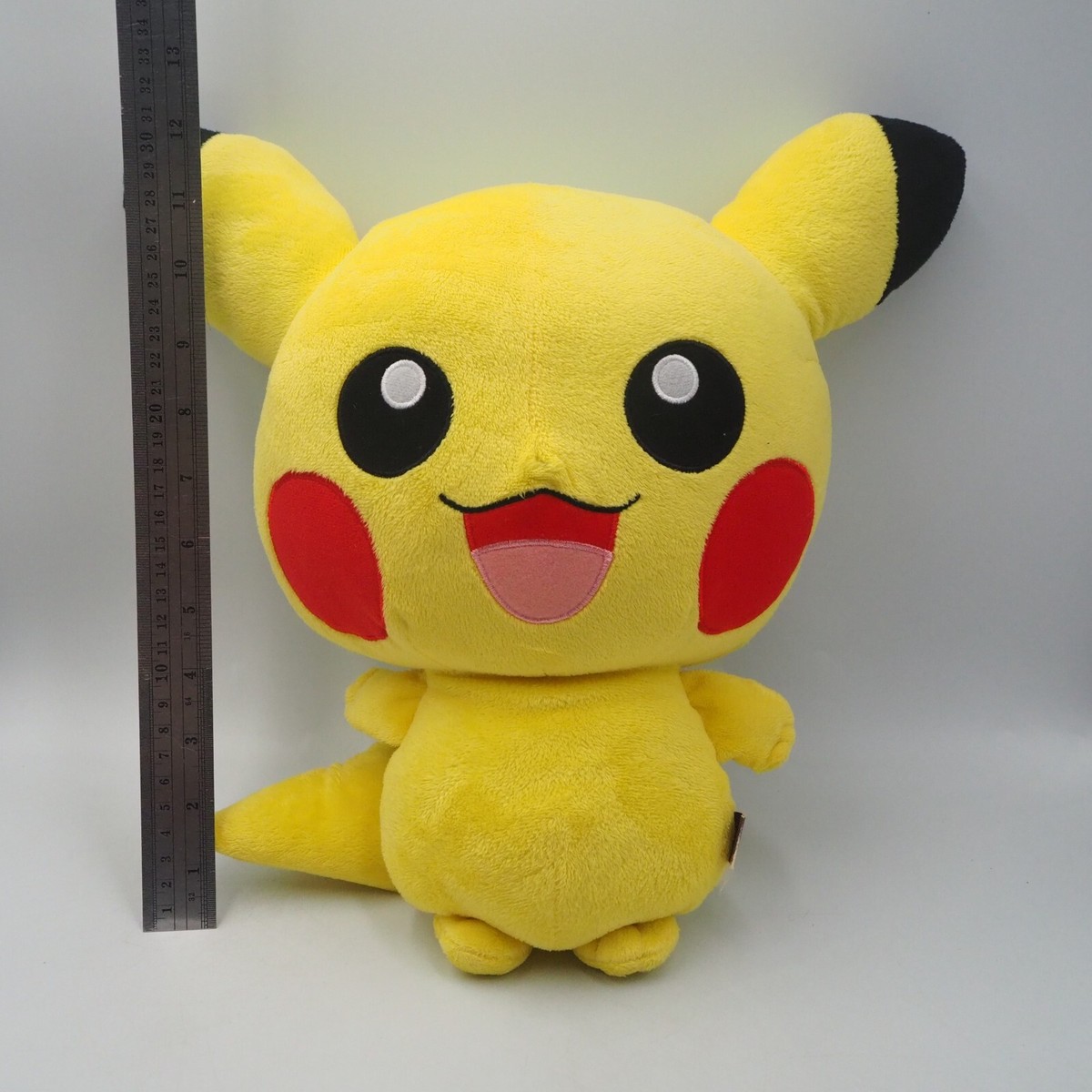 Pikachu MC2507 Pokemon Banpresto 2013 Big Head Kyun Gurumi Plush