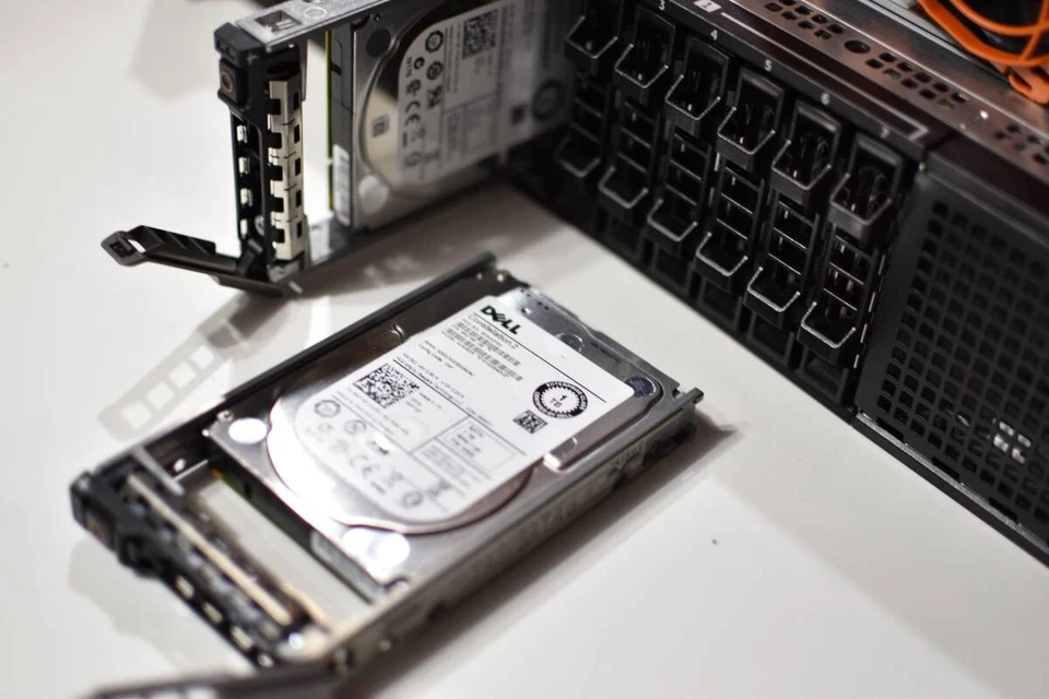 Dell PowerEdge R730 2x E5-2699V3 2.30Ghz 36-CORE 512GB DDR4 H730P 9.6TB SAS 10K - Image 4 of 4