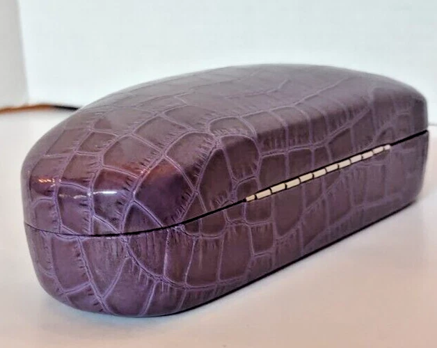 Estuche para gafas, cocodrilo púrpura en relieve, forro de terciopelo rojo grande Foto 4 de 4