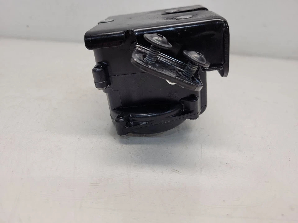 2013 Chevrolet Equinox Power Liftgate Latch - Image 3 of 4