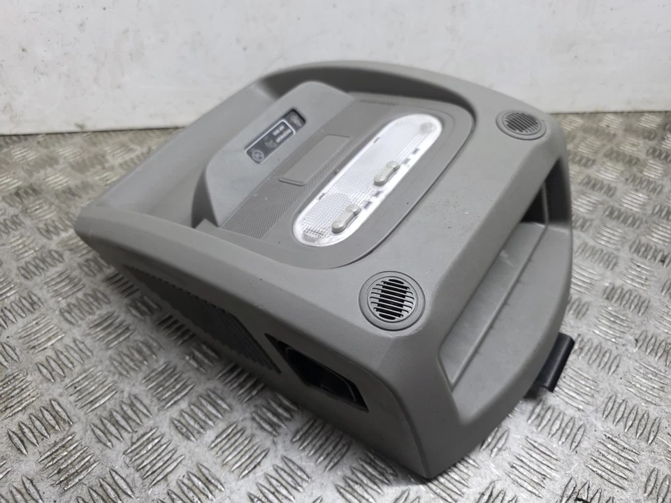 Cuadro de luces interiores delanteras con almacenaje Renault Master Mk3 35 L3h1 2013-2024 Foto 3 de 4