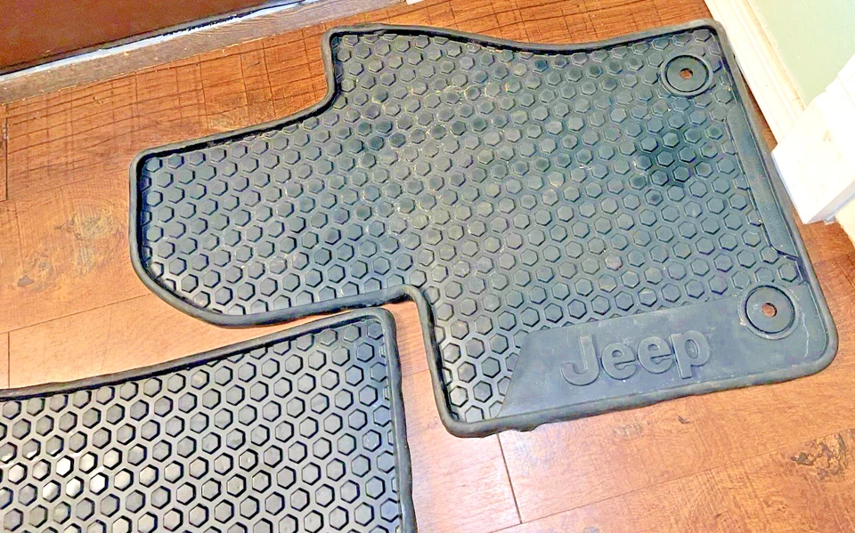 Оригинальный комплект напольных ковриков для любой погоды Mopar Jeep Renegade 4 шт 2015–2019 735634929 930 - Изображение 3 из 4