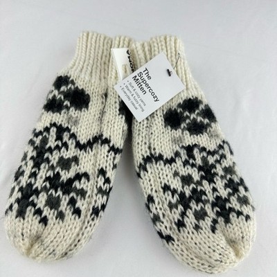 NWT Sonoma  The Super Cozy Mitten  in White