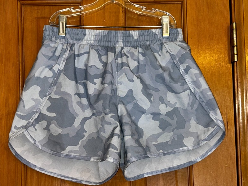 Girls' Size XL (14-16) All in Motion Gray Camo Running Shorts