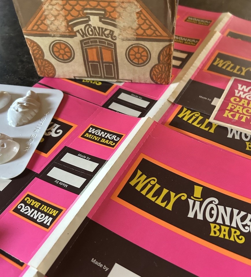 Vintage 1971 Willy Wonka Chocolate Candy Factory Kit - Molds, Wonka Bar ...
