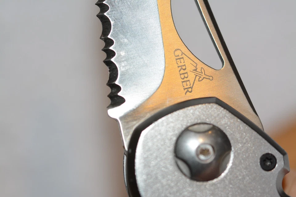 Cuchillos de bolsillo plegables. Navaja de bolsillo Gerber. Foto 3 de 4