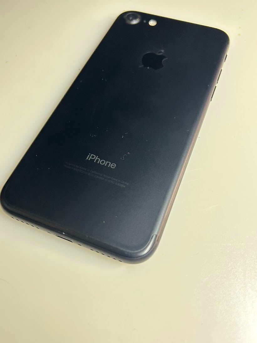 iPhone 7 128GB 黒 Apple [再生新品] 海外SIMシムフリー版 iPhone7 128GBマット