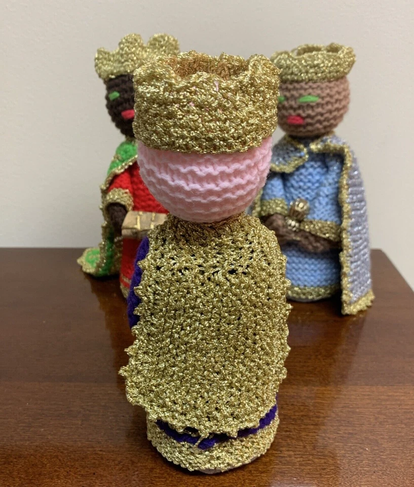 Crochet Hecho a Mano Conjunto de 3 Reyes Magos Figuras Epifanía Belén Hilo Festivo Foto 3 de 4