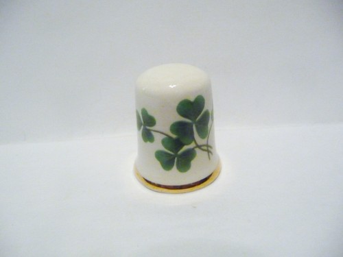 FINGERHUT VINTAGE PORZELLAN PALISSY ENGLAND KLEEBLÄTTER AUF BEIDEN SEITEN MIT GOLDBAND - Bild 1 von 5