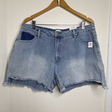 NEW Time Tru Distressed Denim Jean Shorts Women s Size 18 Light Wash 4 Inseam