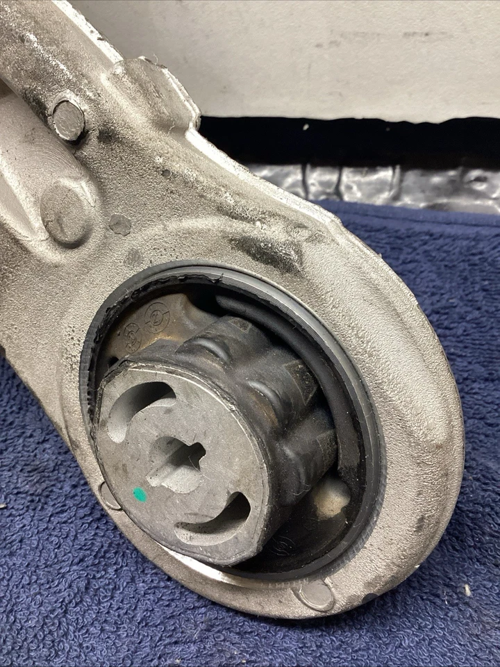 Оригинальный правый нижний рычаг управления для Jeep Cherokee 2014–2018 годов от оригинального производителя Mopar 68210238AG - Изображение 2 из 4