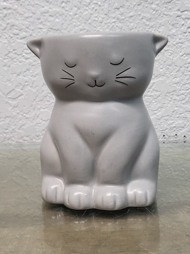 Fragrant Jewels Furry Friends Cat Candle With Surprise Size 5 Ring When Burned