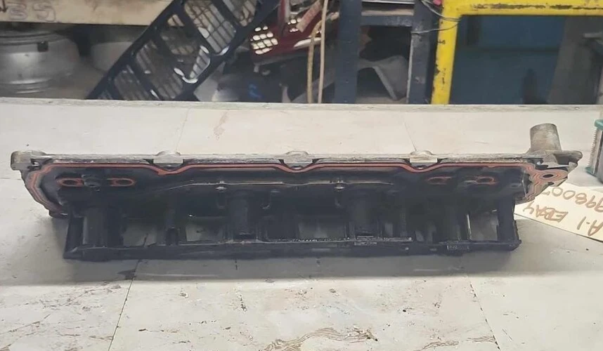 2007-2017 年 YUKON ESCALADE AVALANCHE TAHOE SIERRA 发动机 CYLINDER VALLEY 保护套 原始设备制造商 — 第 4/4 张图片