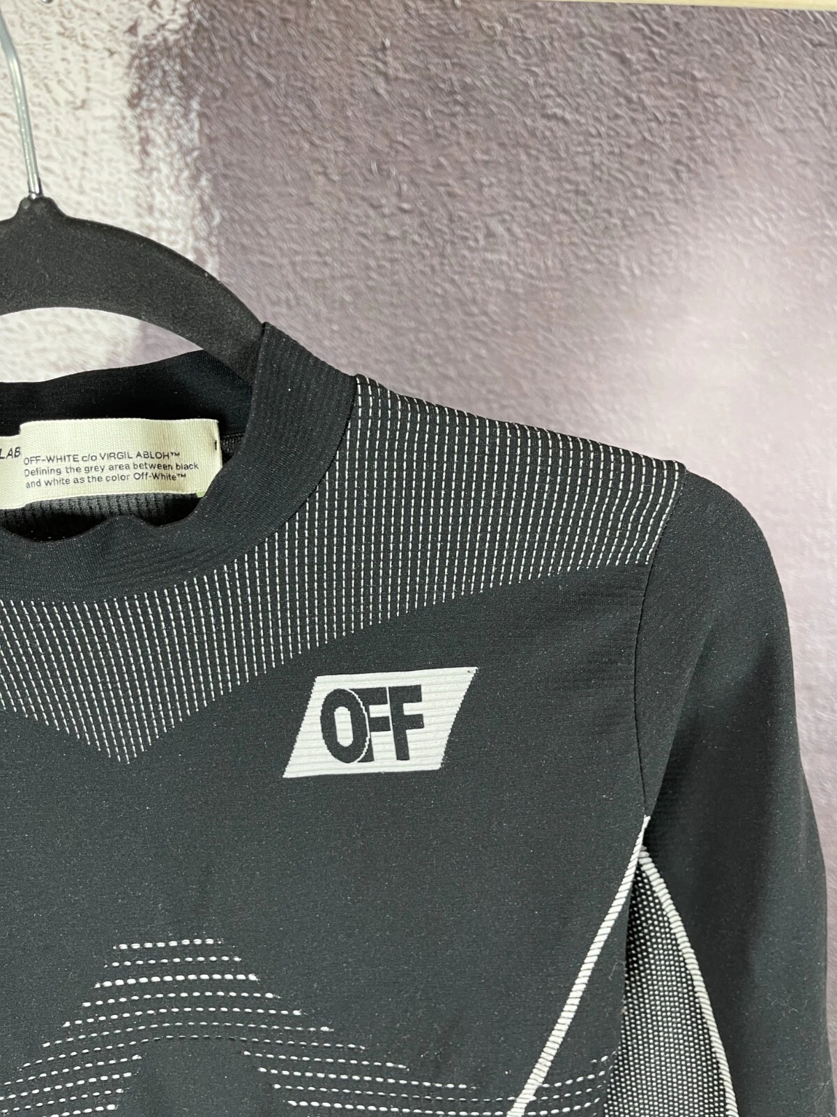 Abito Off White c o Virgil Abloh logo sportivo nero