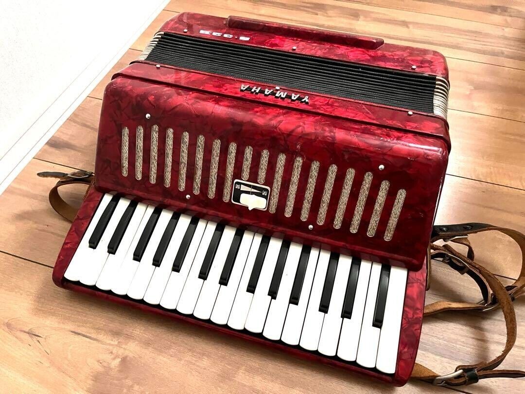 Yamaha t-32b 及び アコーディオン Yamaha t-32b 及び アコーディオン