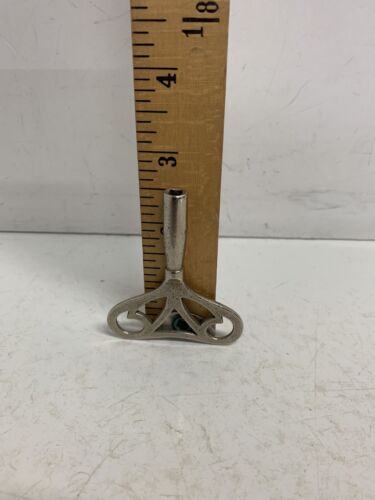 Vintage  Wind Up Key for Old Toy Clock Game? Square Drive  A008 - Picture 1 of 5