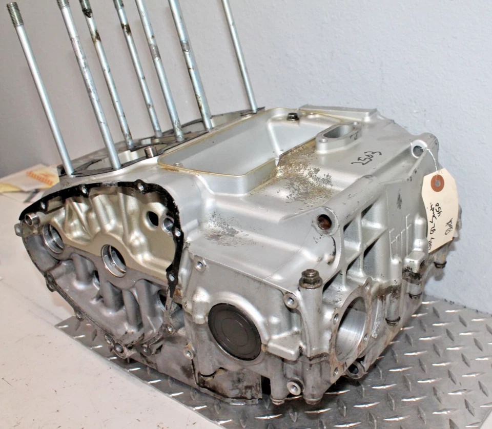 Carcasa cárter motor Suzuki GS450GA 1982 SUZUKIMATIC 11300-44872  Foto 2 de 4