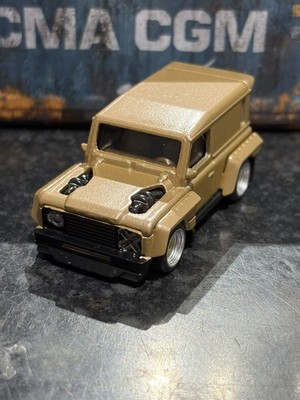 Hot Wheels Land Rover Defender (Drift Ender) Custom mit echten Fahrern