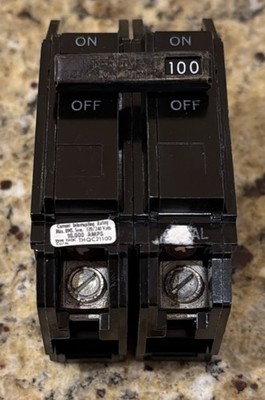 GE THQC21100 TWO POLE 100 Amp BOLT ON BUSS CIRCUIT BREAKER 240VAC.