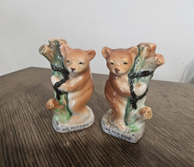 Vintage Bear Tree Trunk Salt & Pepper Shakers ''No Hugging Allowed'' Japan 3.75''