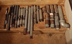 LOT OF 35 PIPE NIPPLES 1/4" - 1" BRASS, STAINLESS, BLACK, GALVANIZED, PLASTIC