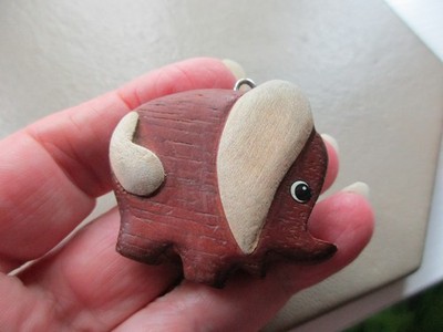 LARGE VINTAGE CUTE CARVED WOODEN ELEPHANT TREEN RETRO FOB CHARM PENDANT NECKLACE