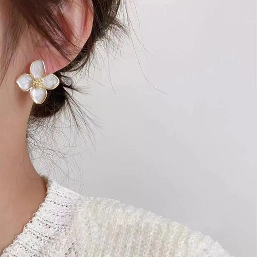 Vintage Hibiscus Glaze Flower Stud Earrings – Romantic Korean Wedding Jewelry - Picture 6 of 27