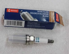 Denso Spark Plug SK20HR11 3421 OPEN BOX Iridium