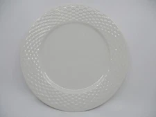 WALLACE PORCELAIN BASKET WEAVE DESIGN - DINNER PLATE- 10 5/8" 1204E
