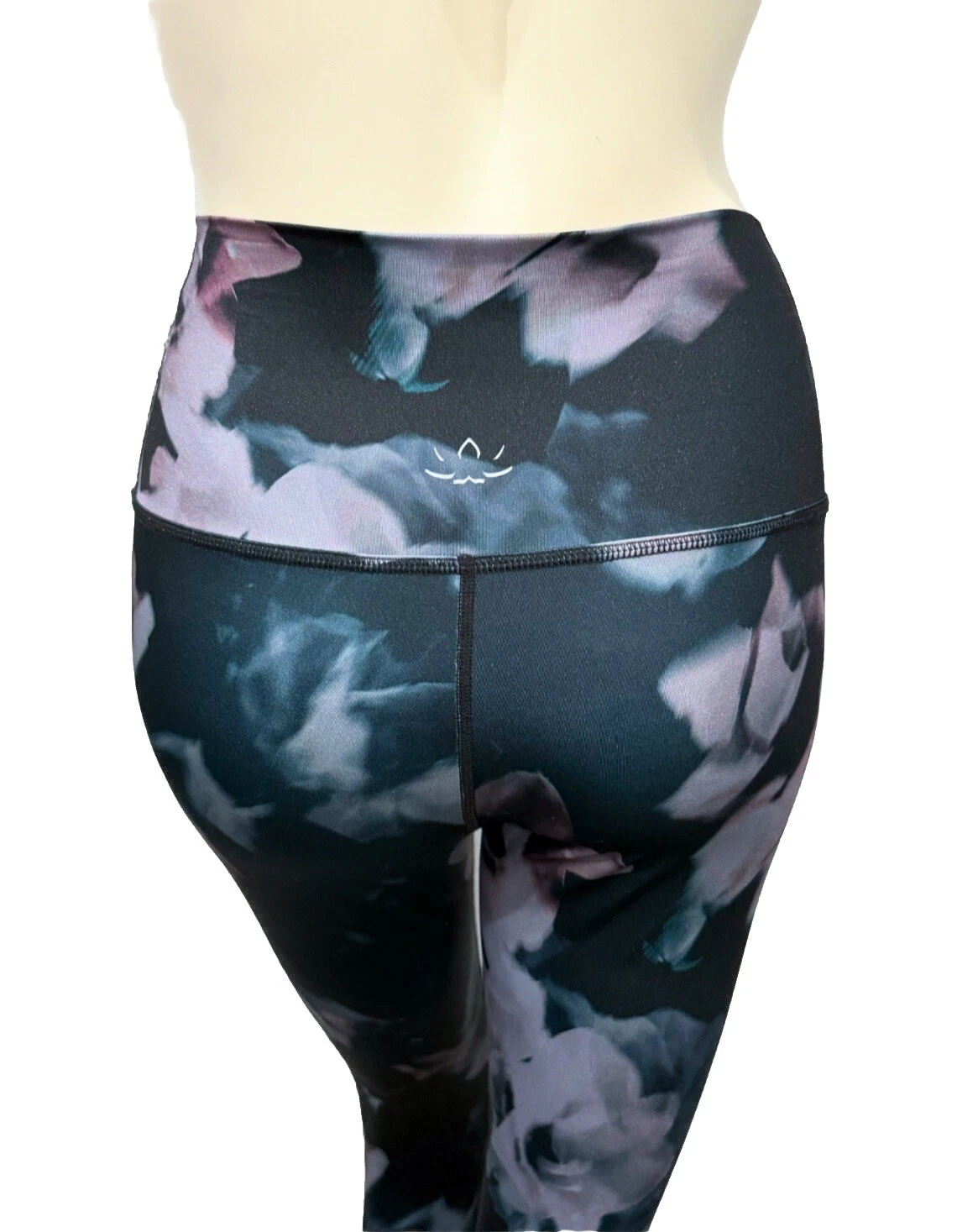 beyond-yoga high waisted midi lux print floral leggings
