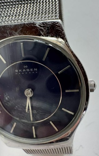 Skagen Blue Dial 233SSSN Stainless Mesh Adjustable Band Watch - Picture 4 of 17